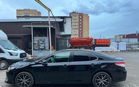 Toyota Camry, 2022 год, 2 500 000 рублей, 4 фотография