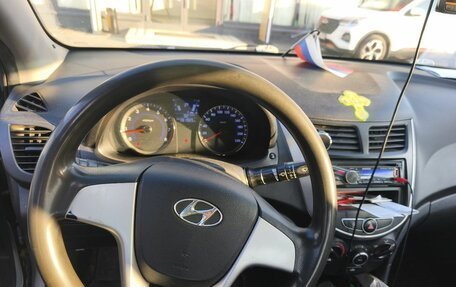 Hyundai Solaris II рестайлинг, 2013 год, 549 000 рублей, 5 фотография