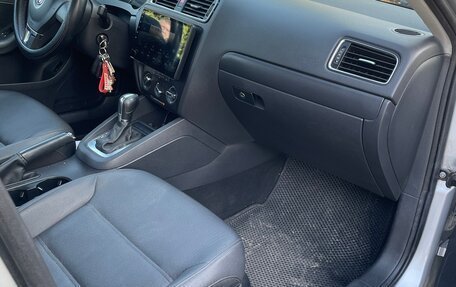 Volkswagen Jetta VII, 2012 год, 1 190 000 рублей, 6 фотография