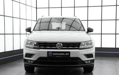 Volkswagen Tiguan II, 2019 год, 2 800 000 рублей, 2 фотография