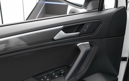 Volkswagen Tiguan II, 2019 год, 2 800 000 рублей, 18 фотография