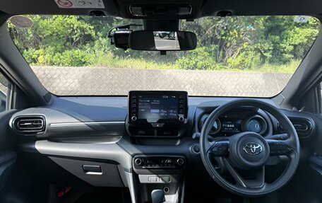 Toyota Yaris, 2022 год, 1 150 000 рублей, 15 фотография