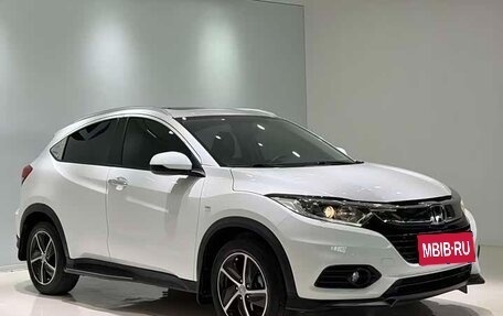 Honda Vezel, 2022 год, 1 340 000 рублей, 2 фотография