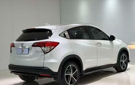 Honda Vezel, 2022 год, 1 340 000 рублей, 4 фотография