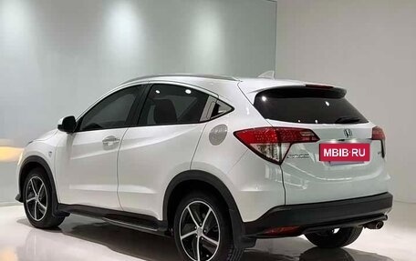 Honda Vezel, 2022 год, 1 340 000 рублей, 5 фотография