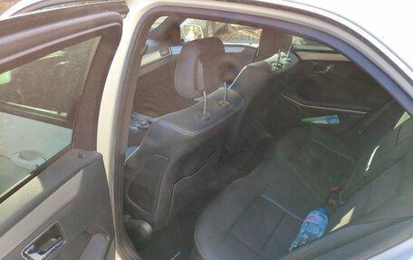 Mercedes-Benz E-Класс, 2010 год, 1 250 000 рублей, 6 фотография
