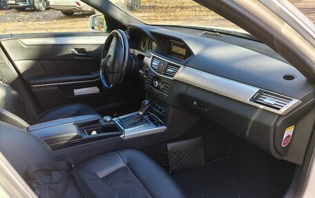 Mercedes-Benz E-Класс, 2010 год, 1 250 000 рублей, 13 фотография