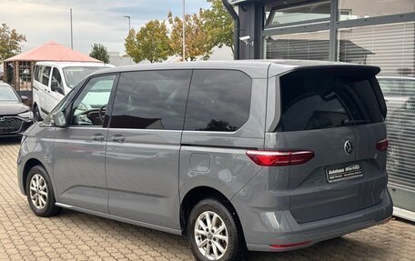 Volkswagen Multivan, 2023 год, 4 780 001 рублей, 8 фотография