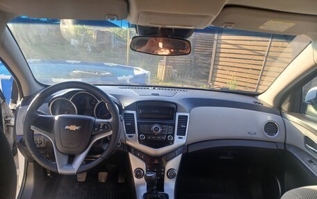 Chevrolet Cruze II, 2011 год, 515 000 рублей, 10 фотография