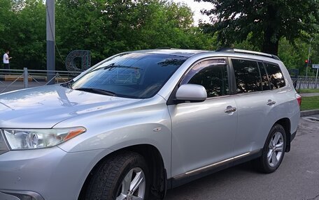 Toyota Highlander III, 2012 год, 1 670 000 рублей, 1 фотография