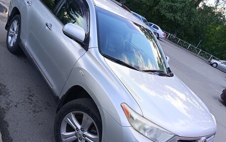Toyota Highlander III, 2012 год, 1 670 000 рублей, 4 фотография