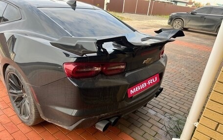Chevrolet Camaro VI, 2018 год, 2 200 000 рублей, 3 фотография