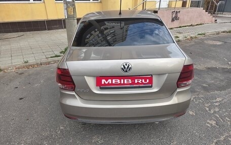 Volkswagen Polo VI (EU Market), 2015 год, 1 050 000 рублей, 4 фотография