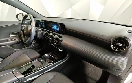 Mercedes-Benz A-Класс, 2019 год, 2 495 000 рублей, 13 фотография