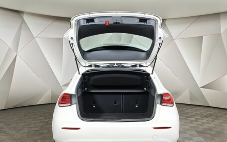 Mercedes-Benz A-Класс, 2019 год, 2 495 000 рублей, 12 фотография