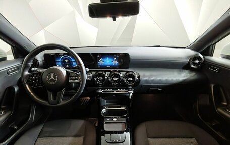 Mercedes-Benz A-Класс, 2019 год, 2 495 000 рублей, 14 фотография