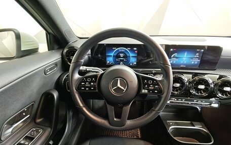 Mercedes-Benz A-Класс, 2019 год, 2 495 000 рублей, 20 фотография