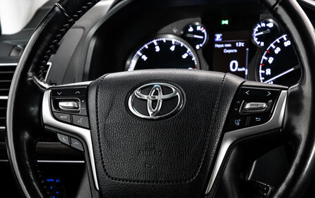Toyota Land Cruiser Prado 150 рестайлинг, 2021 год, 6 499 000 рублей, 20 фотография