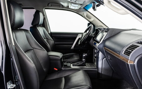 Toyota Land Cruiser Prado 150 рестайлинг, 2021 год, 6 499 000 рублей, 23 фотография