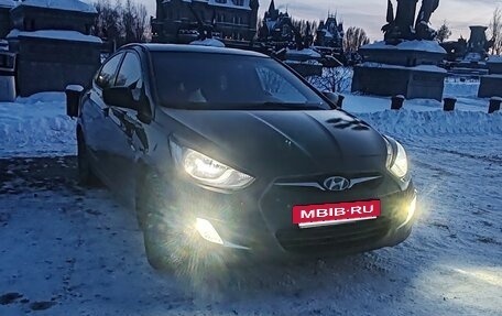 Hyundai Solaris II рестайлинг, 2011 год, 630 000 рублей, 3 фотография
