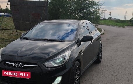 Hyundai Solaris II рестайлинг, 2011 год, 630 000 рублей, 6 фотография
