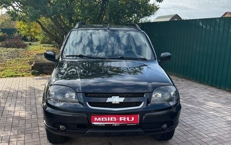 Chevrolet Niva I рестайлинг, 2018 год, 750 000 рублей, 1 фотография