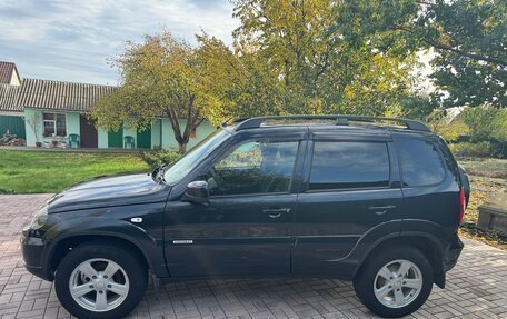 Chevrolet Niva I рестайлинг, 2018 год, 750 000 рублей, 2 фотография