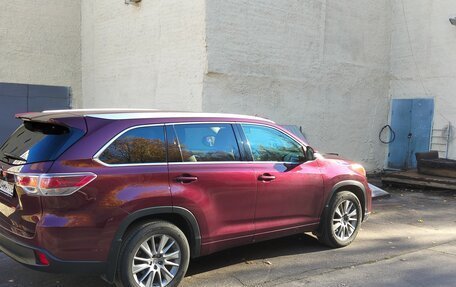 Toyota Highlander III, 2014 год, 3 500 000 рублей, 2 фотография