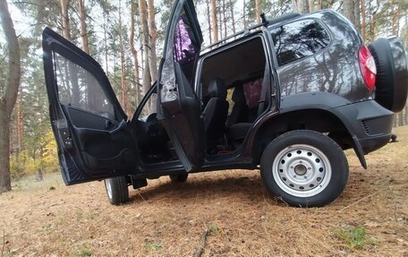 Chevrolet Niva I рестайлинг, 2013 год, 530 000 рублей, 9 фотография