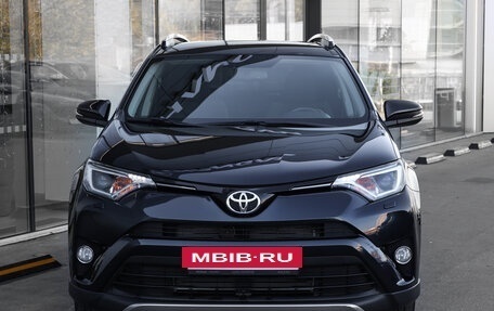 Toyota RAV4, 2017 год, 2 598 000 рублей, 2 фотография