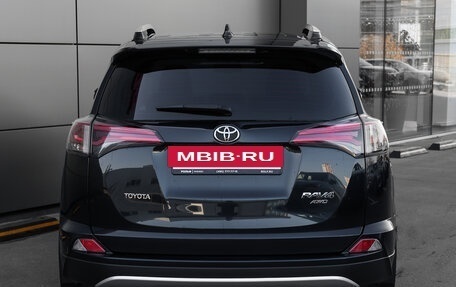 Toyota RAV4, 2017 год, 2 598 000 рублей, 6 фотография