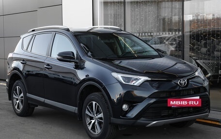 Toyota RAV4, 2017 год, 2 598 000 рублей, 3 фотография