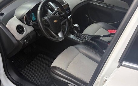 Chevrolet Cruze II, 2013 год, 900 000 рублей, 11 фотография