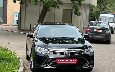 Toyota Camry, 2016 год, 1 800 000 рублей, 2 фотография