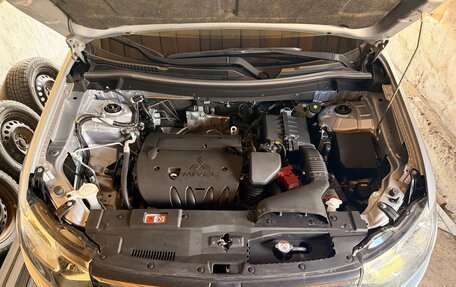 Mitsubishi Outlander III рестайлинг 3, 2013 год, 2 000 000 рублей, 6 фотография