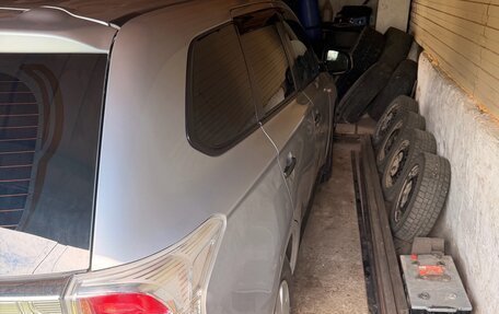 Mitsubishi Outlander III рестайлинг 3, 2013 год, 2 000 000 рублей, 7 фотография