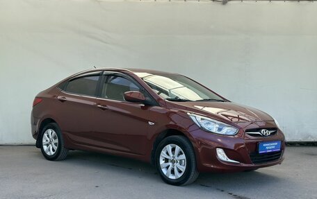 Hyundai Solaris II рестайлинг, 2011 год, 640 000 рублей, 2 фотография