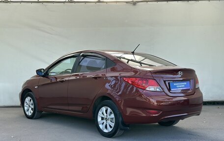 Hyundai Solaris II рестайлинг, 2011 год, 640 000 рублей, 5 фотография