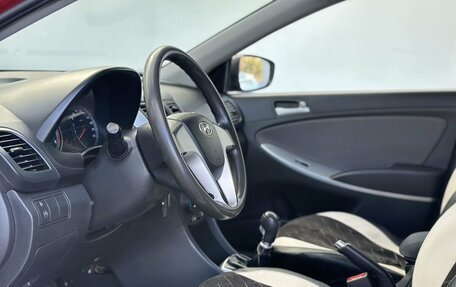 Hyundai Solaris II рестайлинг, 2011 год, 640 000 рублей, 10 фотография