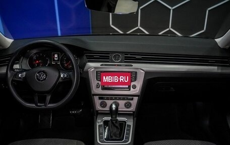 Volkswagen Passat B8 рестайлинг, 2016 год, 1 680 000 рублей, 12 фотография