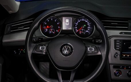 Volkswagen Passat B8 рестайлинг, 2016 год, 1 680 000 рублей, 24 фотография