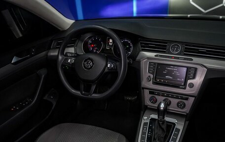 Volkswagen Passat B8 рестайлинг, 2016 год, 1 680 000 рублей, 23 фотография