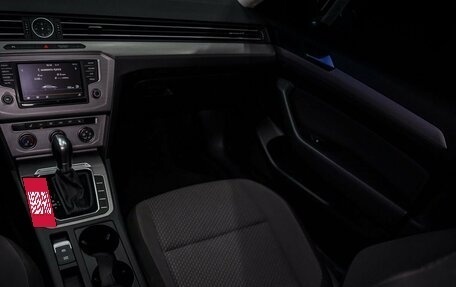 Volkswagen Passat B8 рестайлинг, 2016 год, 1 680 000 рублей, 25 фотография