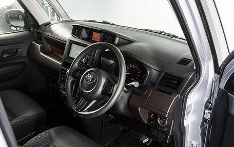 Toyota Roomy I, 2018 год, 1 140 000 рублей, 10 фотография