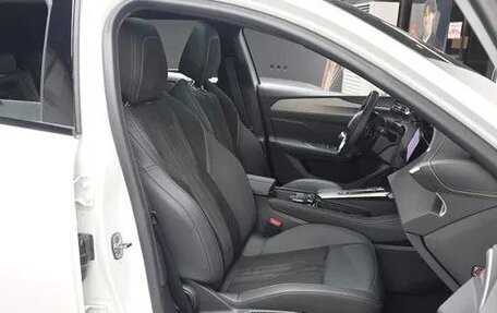 Peugeot 308, 2022 год, 2 500 000 рублей, 14 фотография