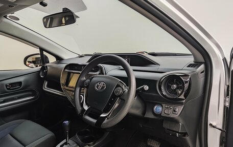 Toyota Aqua I, 2018 год, 1 300 000 рублей, 20 фотография