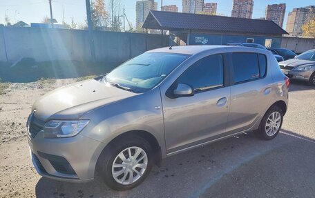 Renault Sandero II рестайлинг, 2021 год, 800 000 рублей, 1 фотография