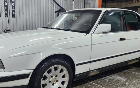 BMW 5 серия, 1990 год, 300 000 рублей, 1 фотография