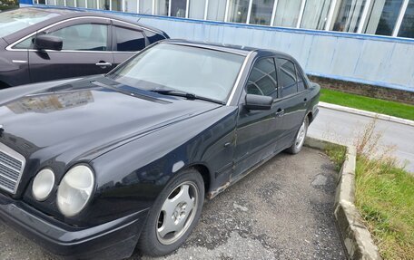 Mercedes-Benz E-Класс, 1995 год, 170 000 рублей, 1 фотография