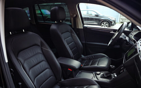 Volkswagen Tiguan II, 2018 год, 2 599 777 рублей, 30 фотография